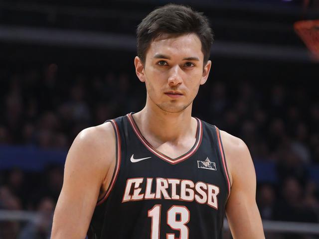 开云体育_ NBA全明星周末的看点：明星球员的精彩碰撞，nba全明星开场仪式
