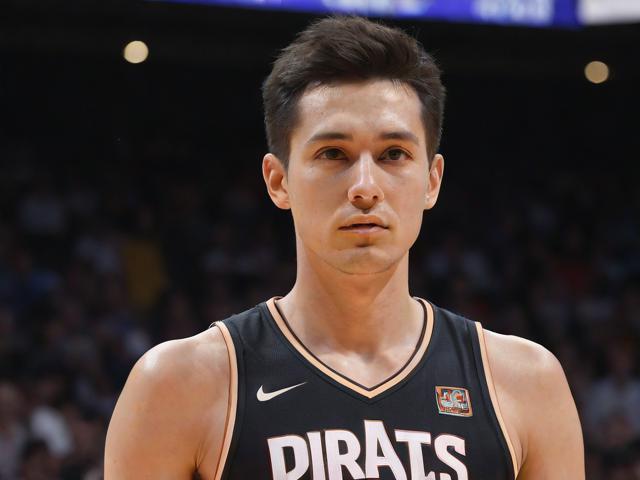 开云体育_ NBA历史上的经典时刻：值得铭记的瞬间，nba开幕式开场曲