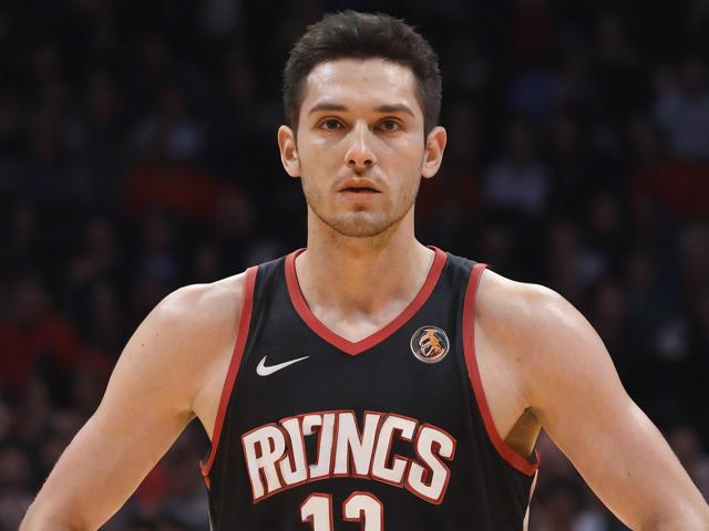 开云体育_ NBA历史上的经典对决：重温赛季中的对抗，nba对战表2021