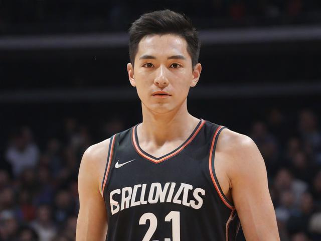 开云体育_ NBA季后赛最佳对抗：历史上最令人激动的系列赛回顾，nba季后赛哪天开打