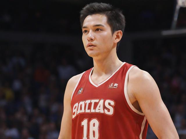 开云体育_ NBA季后赛的最佳攻防策略分析，nba季后赛形势分析